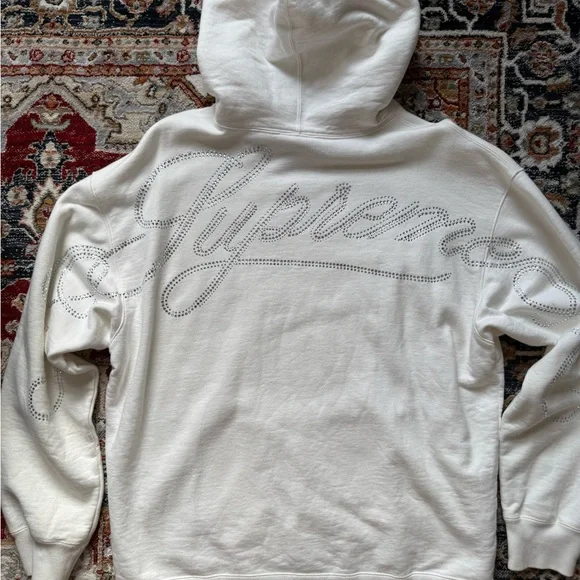 SUPREME HOODIE - Picture 2 of 7
